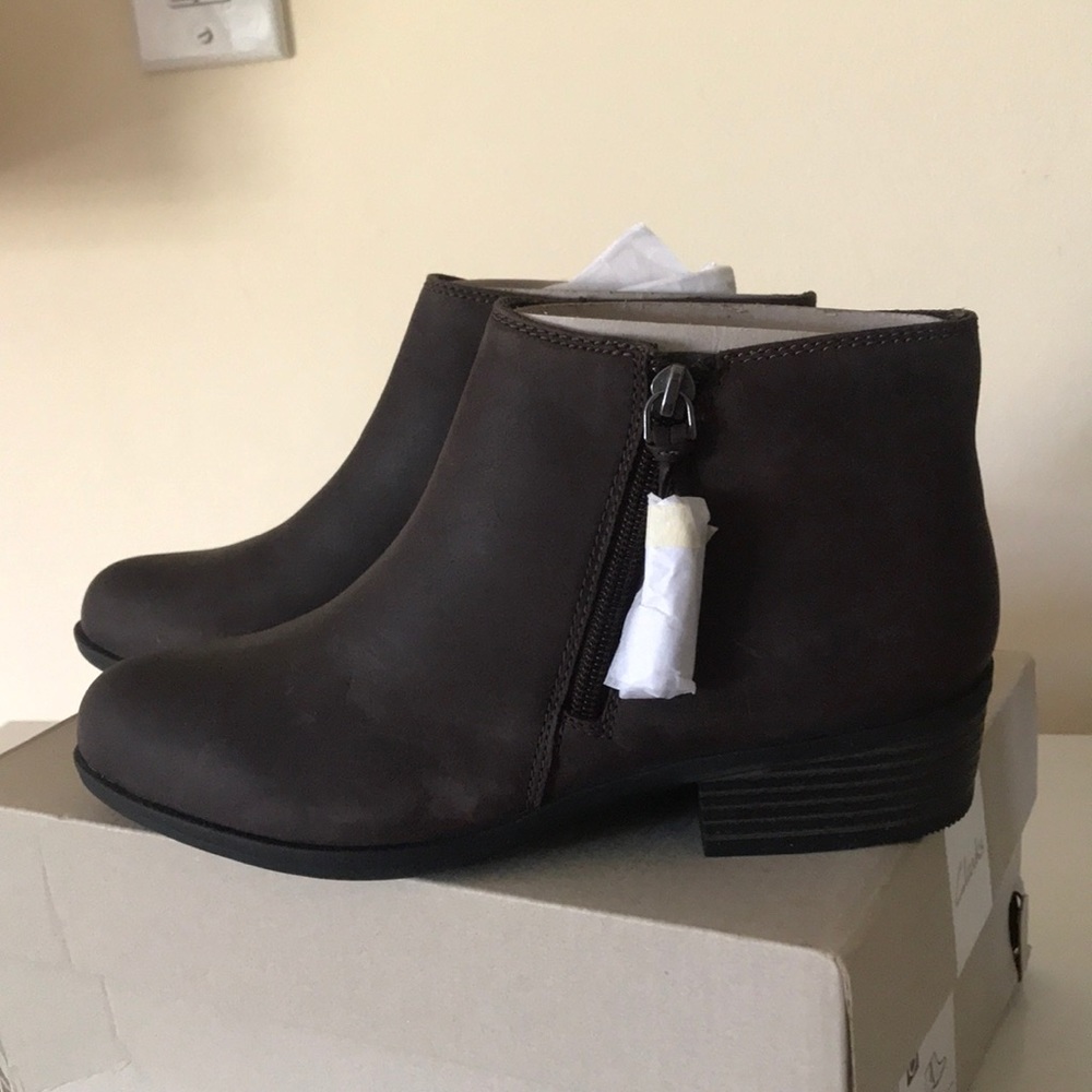 Clarks Addig Terri Taupe Leather